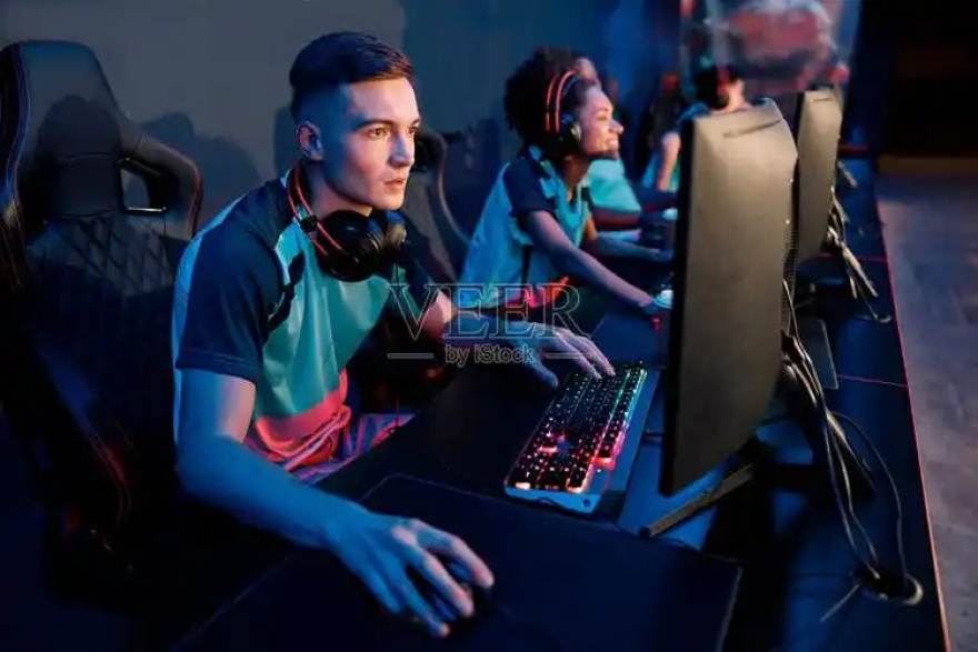 看球吧首页赛事数据总览界面展示